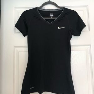 NIKE PRO DRI-FIT short sleeved shirt in black. S